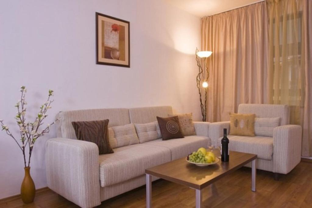 Belvedere Club Aparthotel 4*